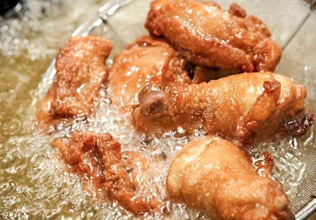 Gordura saturada proveniente de alimentos fritos